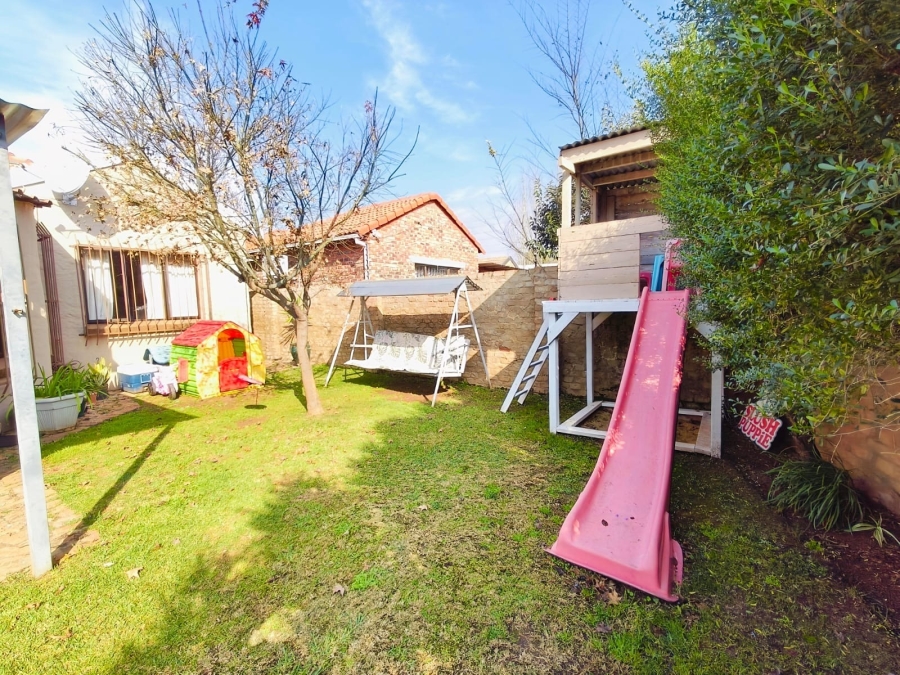 3 Bedroom Property for Sale in Mooivallei Park North West